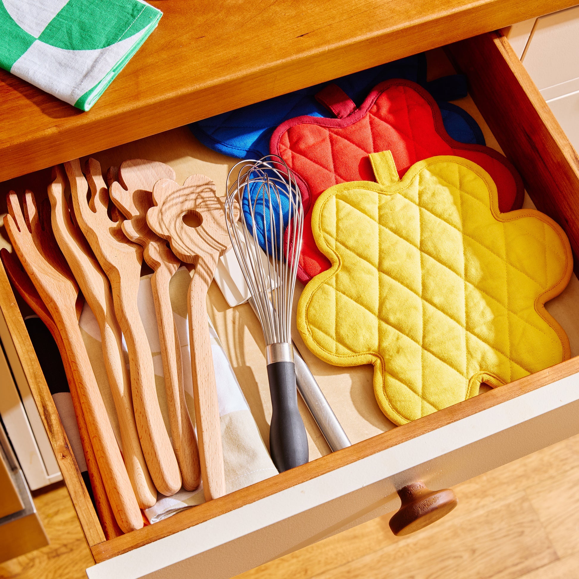 Areaware Serving Friends Pot Holder