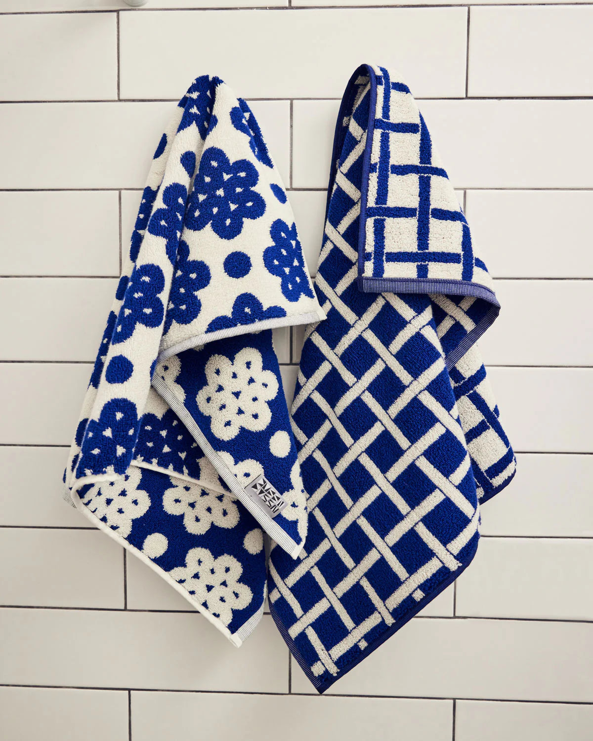 Dusen Dusen Navy Pattern Towel Set (5 pcs)